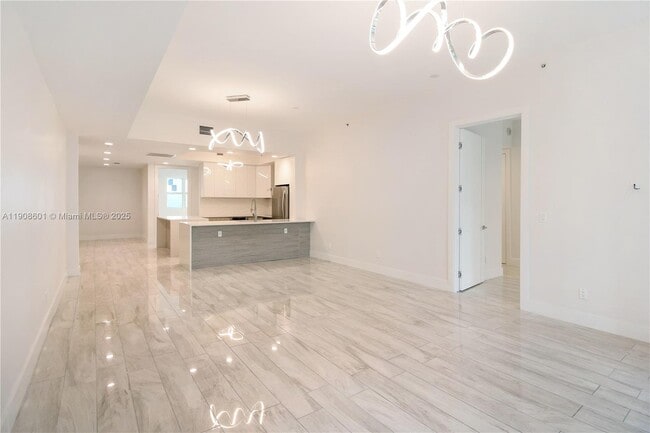 Building Photo - 14951 Royal Oaks Ln Unit 107