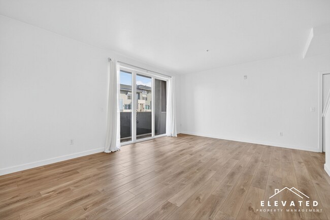 Photo - 905 Doubles Dr