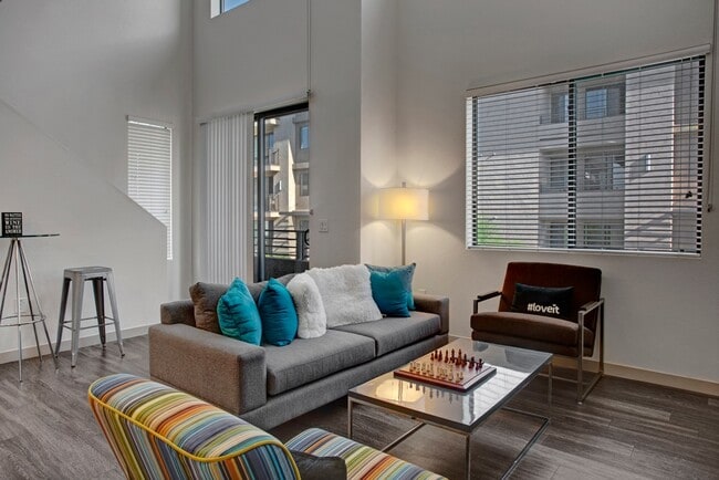 Building Photo - Escape