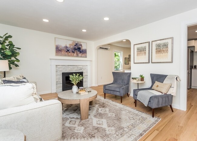 Photo - 23 Cheney St