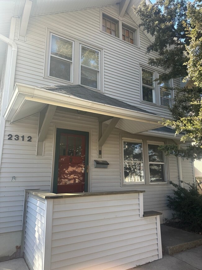 Photo - 2312 Knapp St