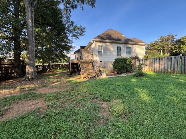 Photo - 522 Saint Helene Ct