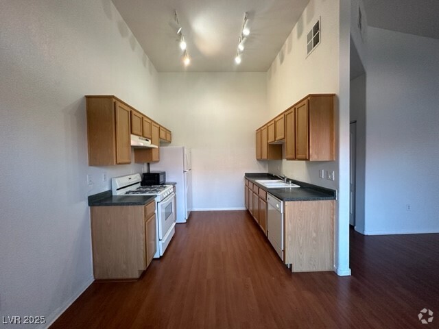 Building Photo - 3320 Cactus Shadow St Unit 203 Rental