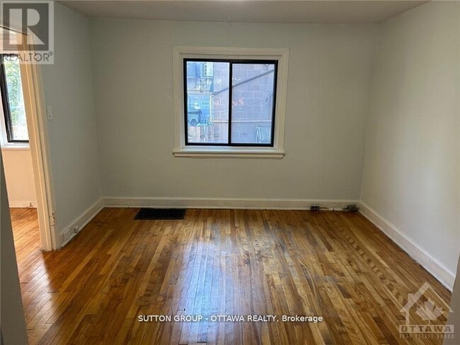 Photo - 50 Armstrong St