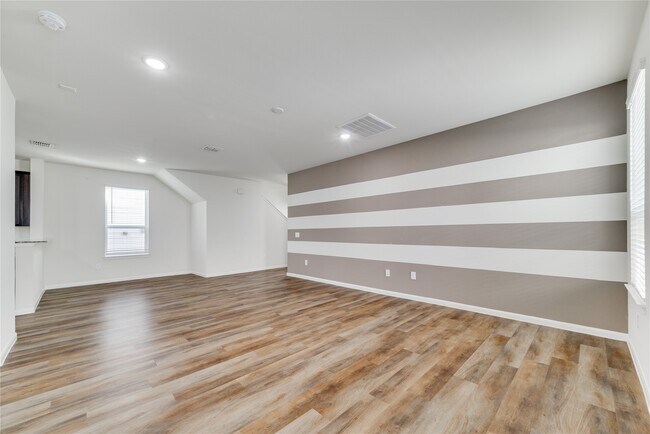 Photo - 19214 Tannach Dr