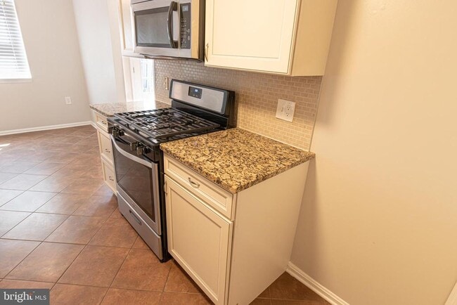 Photo - 6558 Gildar St