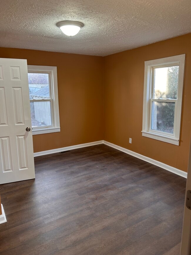 Photo - 7406 Short St