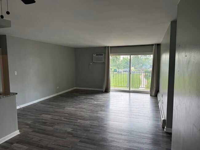 Photo - 16W470 Lake Dr Unit 201