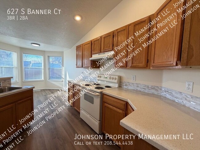 Photo - 627 S Banner Ct