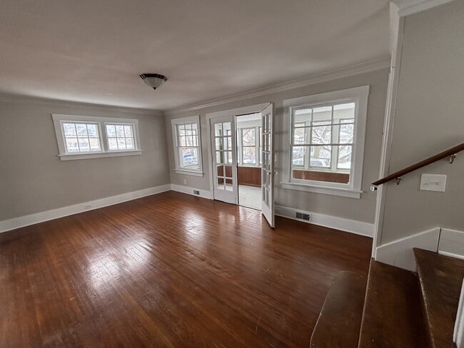 Photo - 72 Martinot Ave