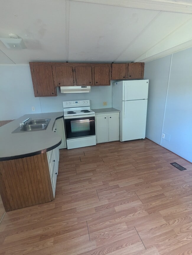 220 Pamela's Pl