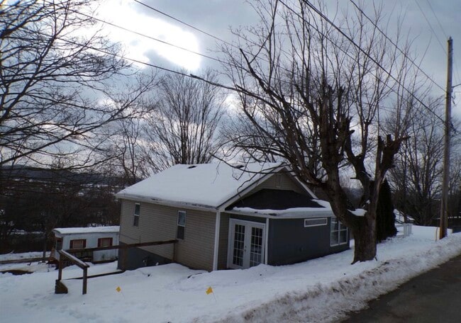 Building Photo - 327 W Thornton St