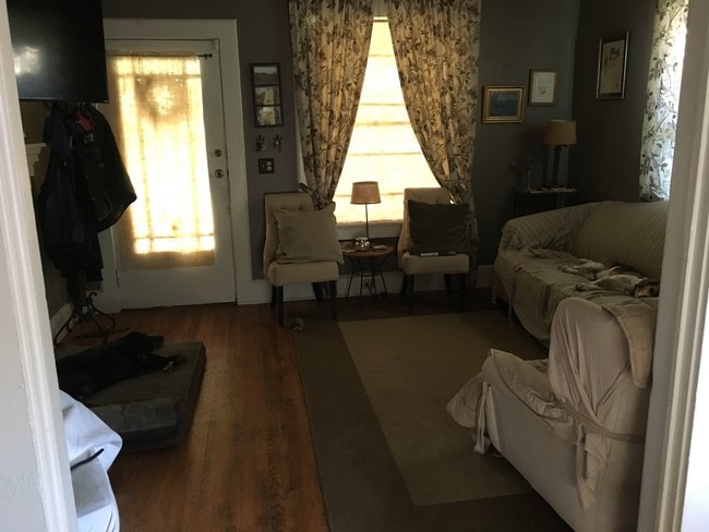 Photo - 2411 Preston St