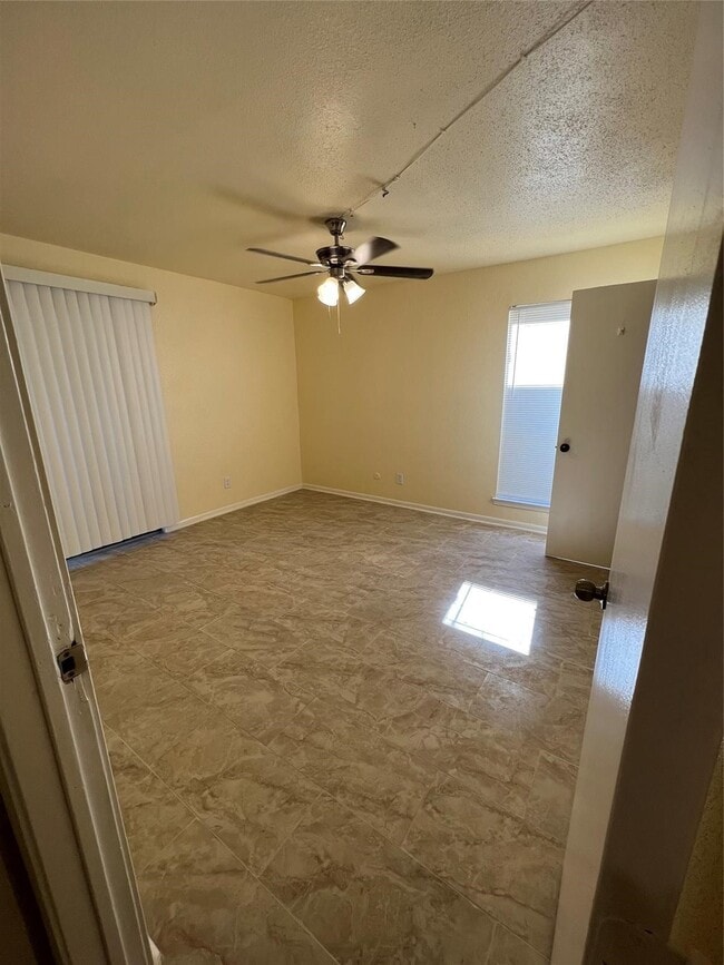 Building Photo - 9000 Bissonnet St Unit 705