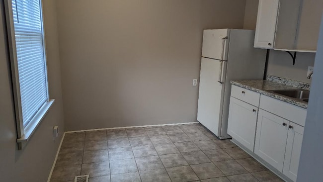 Photo - 1221 Gratiot Ave