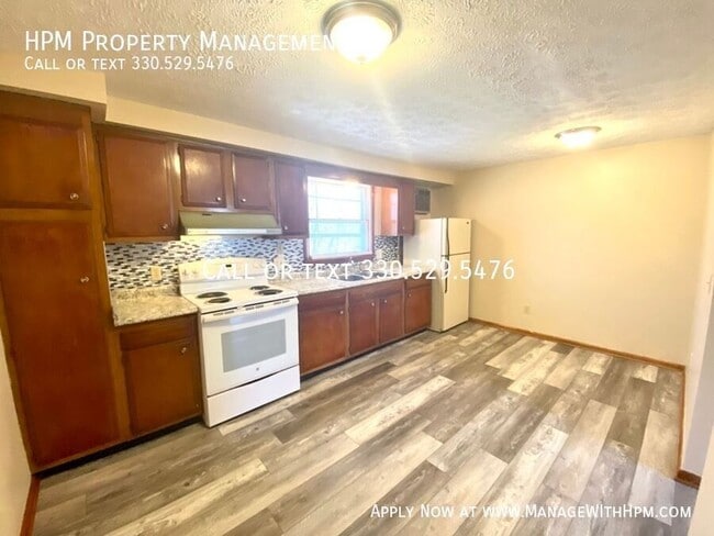 Photo - 5877 Portage St NW