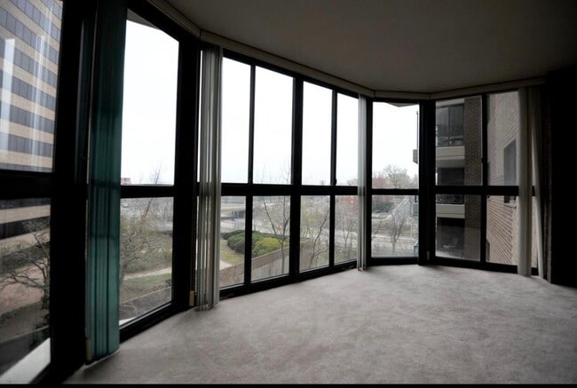Photo - 1600 N Oak St Unit Apt 309