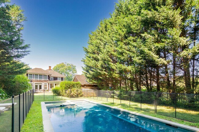 Photo - 148 Wooley St