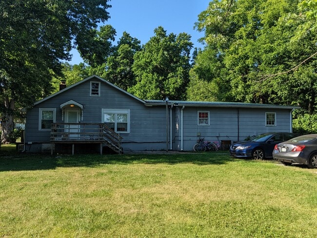 Photo - 1004 Ewing Blvd