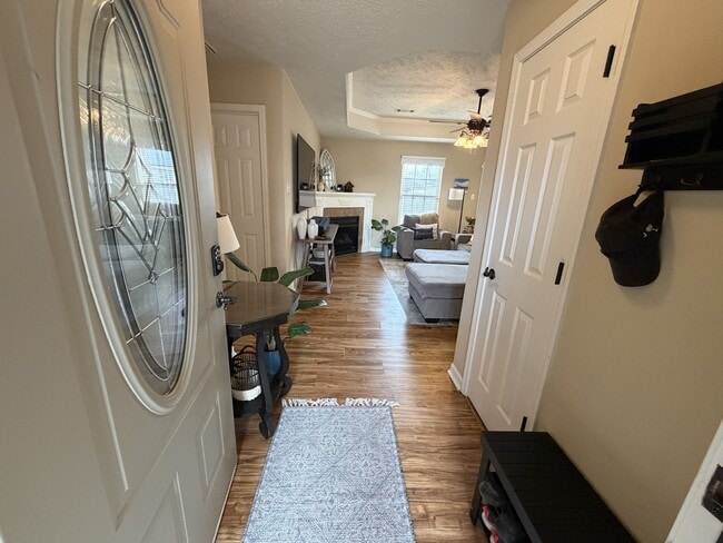 Photo - 2418 Canterbury Ln