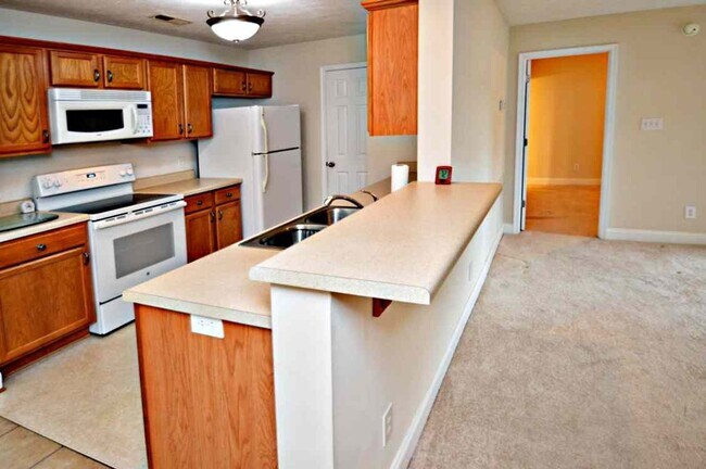 Photo - 623 Wyndhurst Dr
