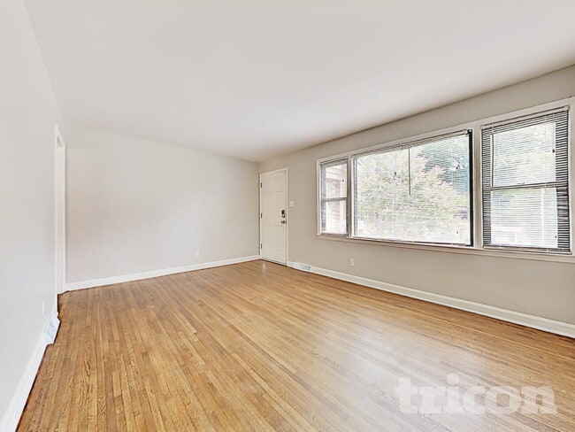 Photo - 1133 Penrose Ln