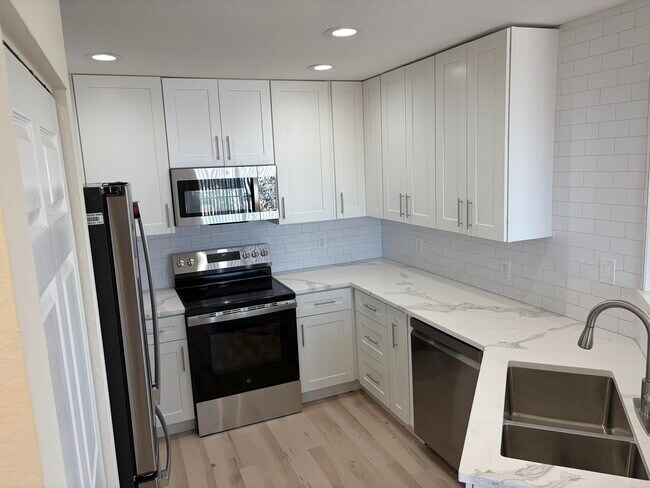 Building Photo - 1801 N Flagler Dr Unit 926