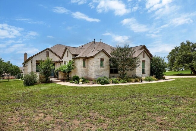Building Photo - 900 Hawthorne Loop