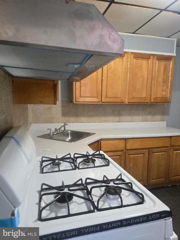 Photo - 556 N Wanamaker St