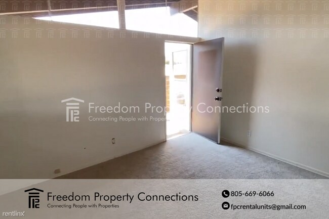 Photo - Studio, 1 bath Triplex - 401 North Lupine ...