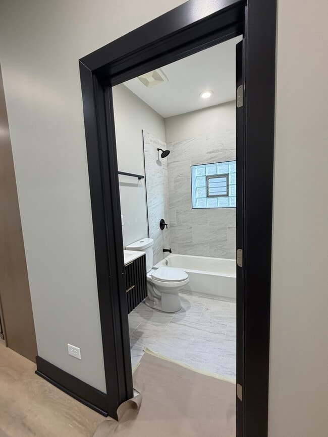 Photo - 5252 W Berteau Ave