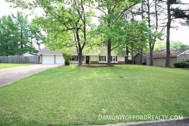 Photo - 308 Longmeadow Ct N