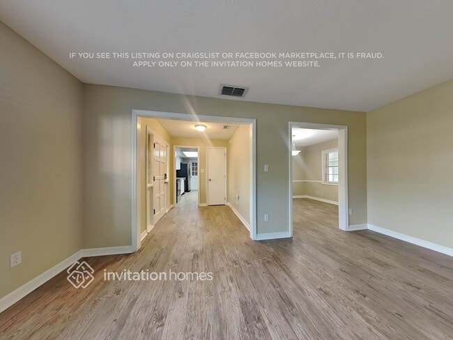 Photo - 1411 Prince Philip Dr