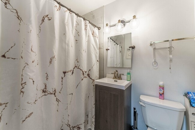 Photo - 4343 Wisconsin Ave Unit 1