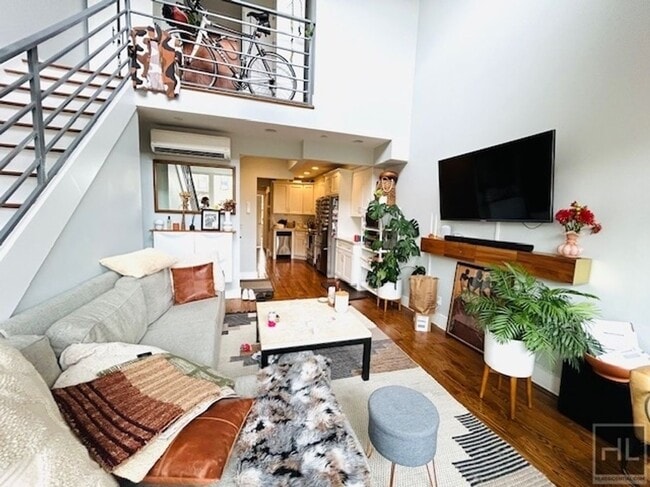 Photo - WEST 126 STREET Unit PH