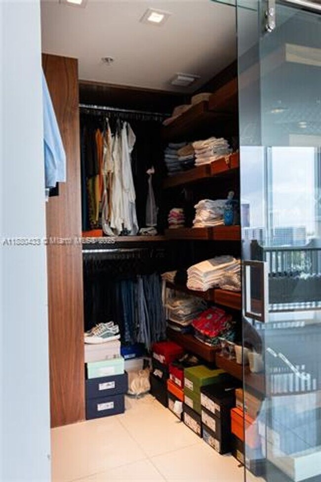 Photo - 601 NE 36th St Unidad 601 NE 36th St 1301