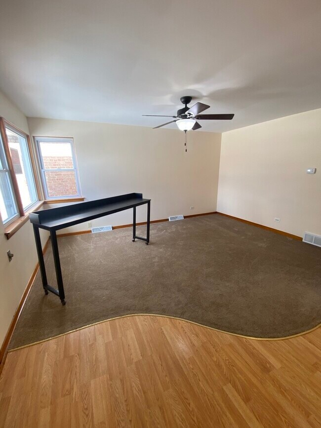 Photo - 4517 Cracow Ave