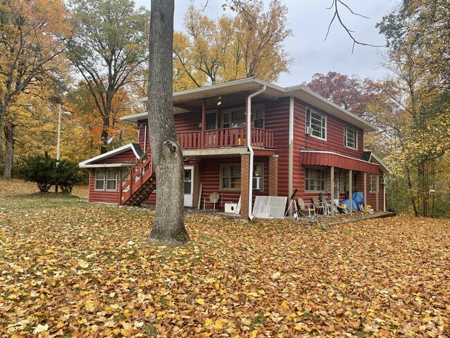 Building Photo - Log Cabin (Triplex) Unit 2 Rental