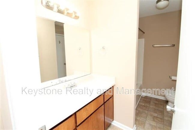 Photo - 2446 Caroline Dr