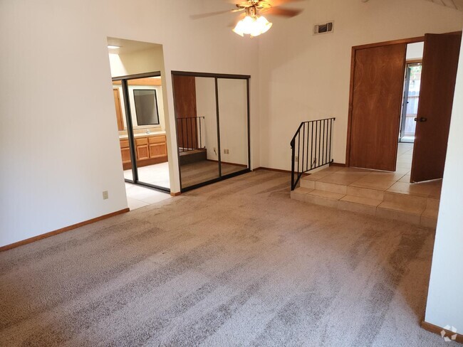 Building Photo - 3185 W Spruce Ave Rental
