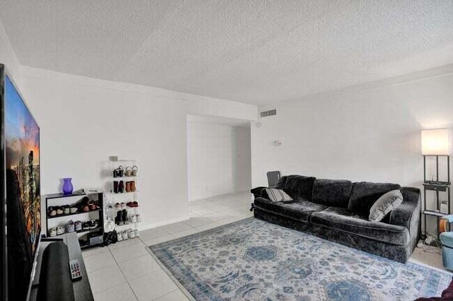 Photo - 636 NW 13th St Unit 24