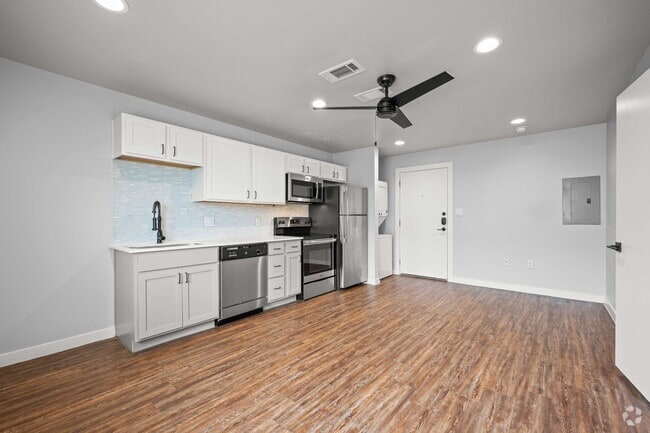 Studio - 410SF