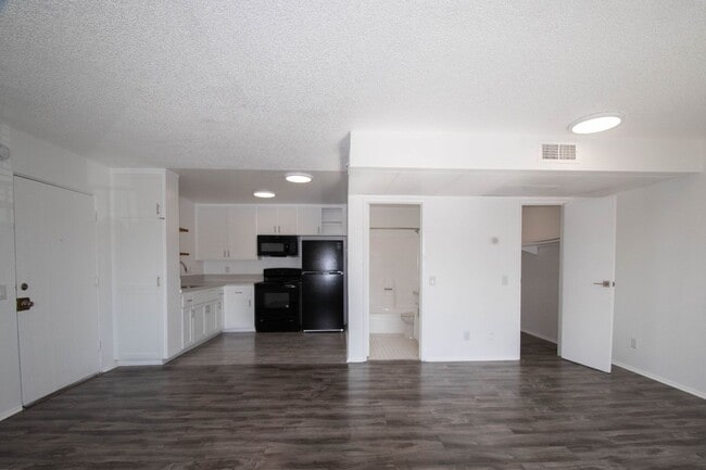 Photo - 13800 Sherman Way Unit 102