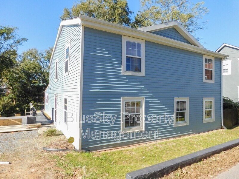 Photo - 315 6 1/2 Street SW