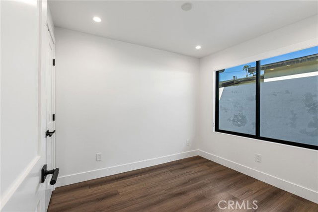 Building Photo - 251 Costa Mesa St