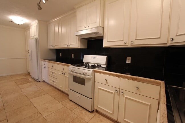 Photo - 6534 Sivley St