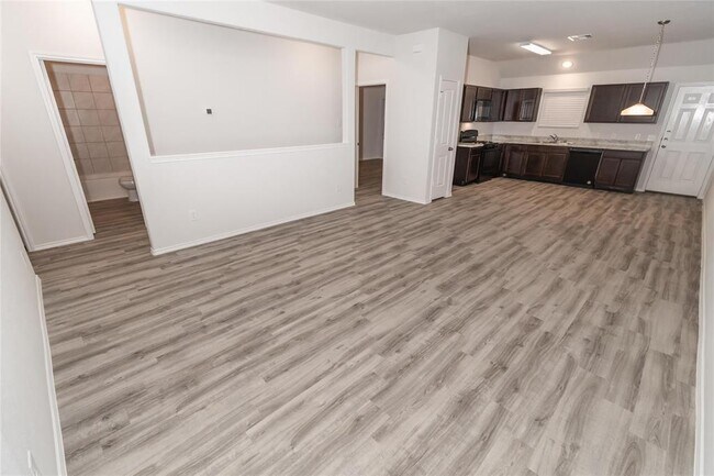 Photo - 202 Mouflon Dr