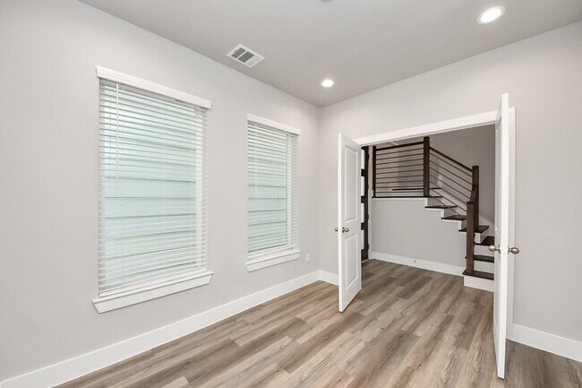 Photo - 1907 Lonestar Brook Ln