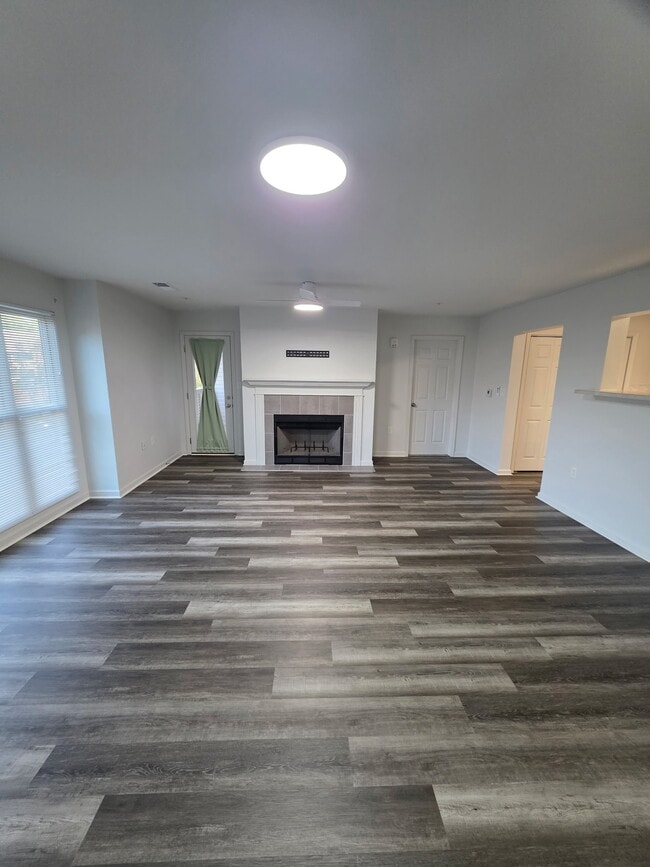 Living/dining - 5050 Seven Pine Cir Unit 5050