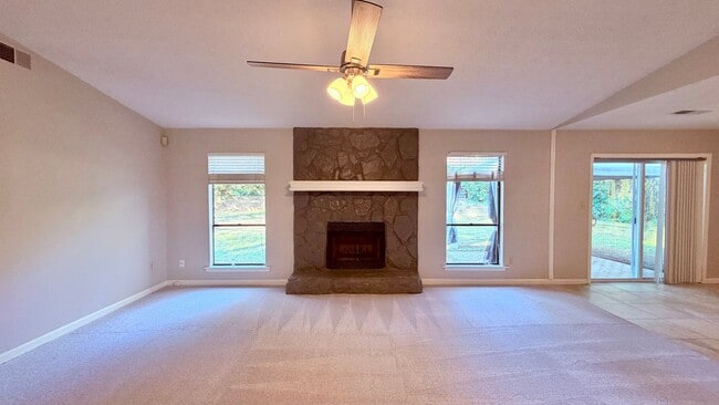 Photo - Beautiful Roswell 3 Bedroom-2 Bathroom Ranch, Minutes from 400, Available NOW!